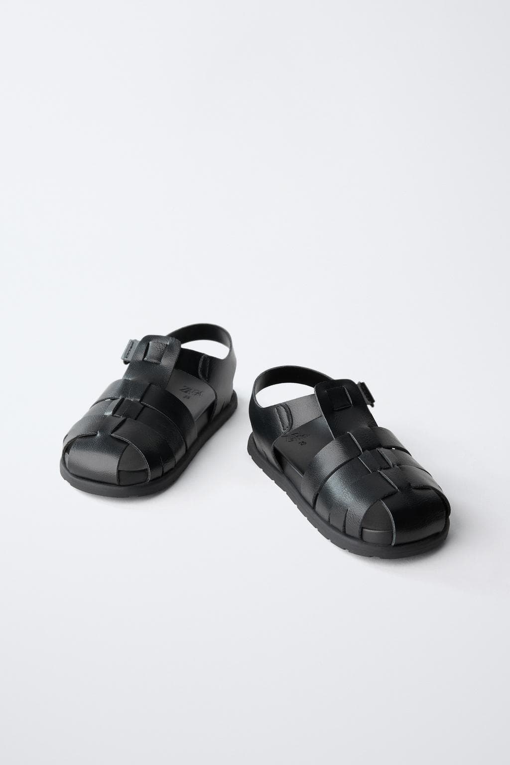 Zara 키즈 스트랩 비치 샌들 피셔맨 블랙